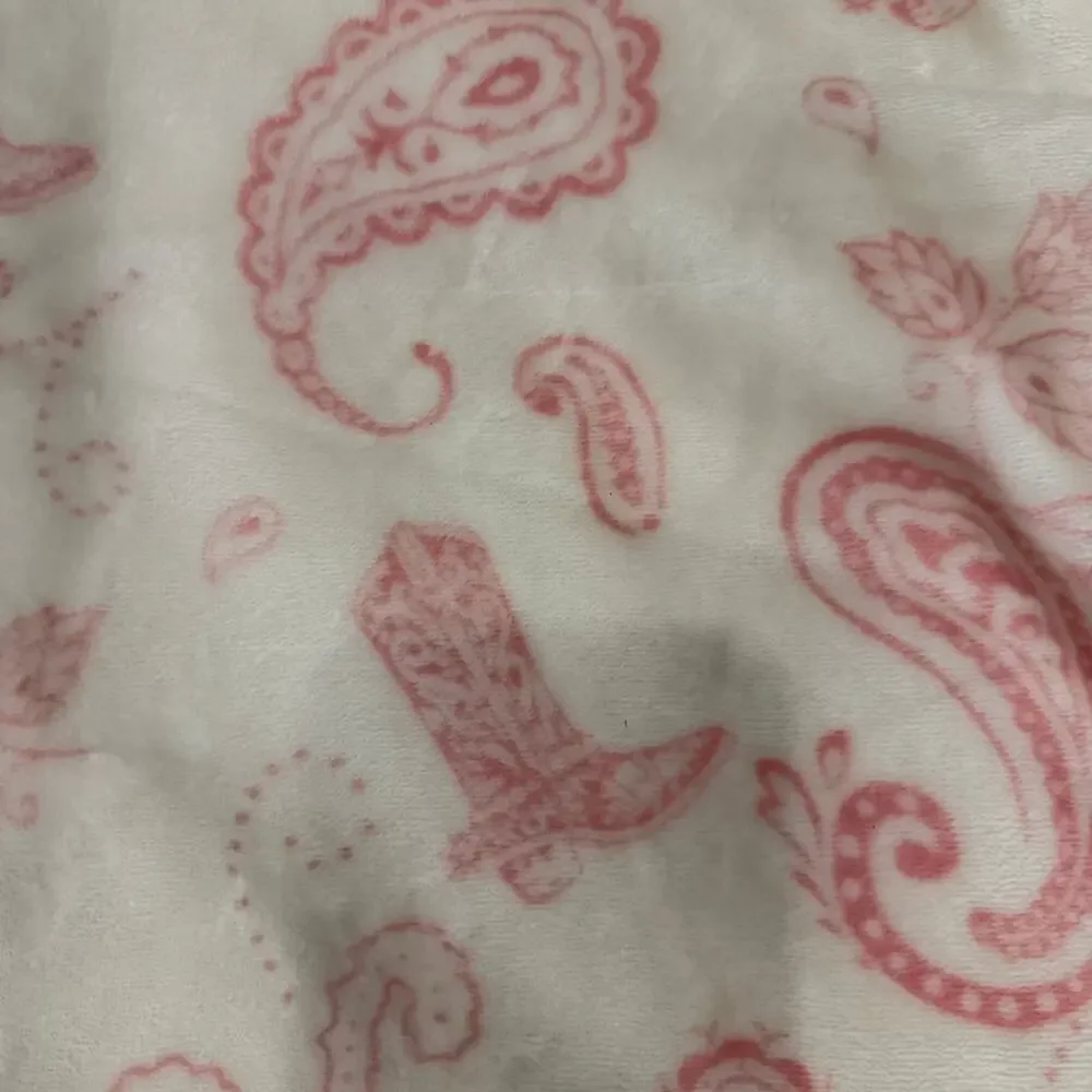 NEW Wrangler TWIN Ultra Plush Light Pink & White Paisley Cowboy Boots SUPER SOFT